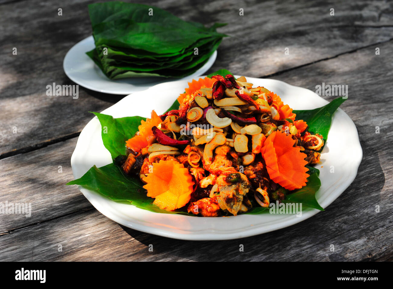 Taste of Thailand - thailändische Vorspeise - Mieng Pla Krapong Stockfoto