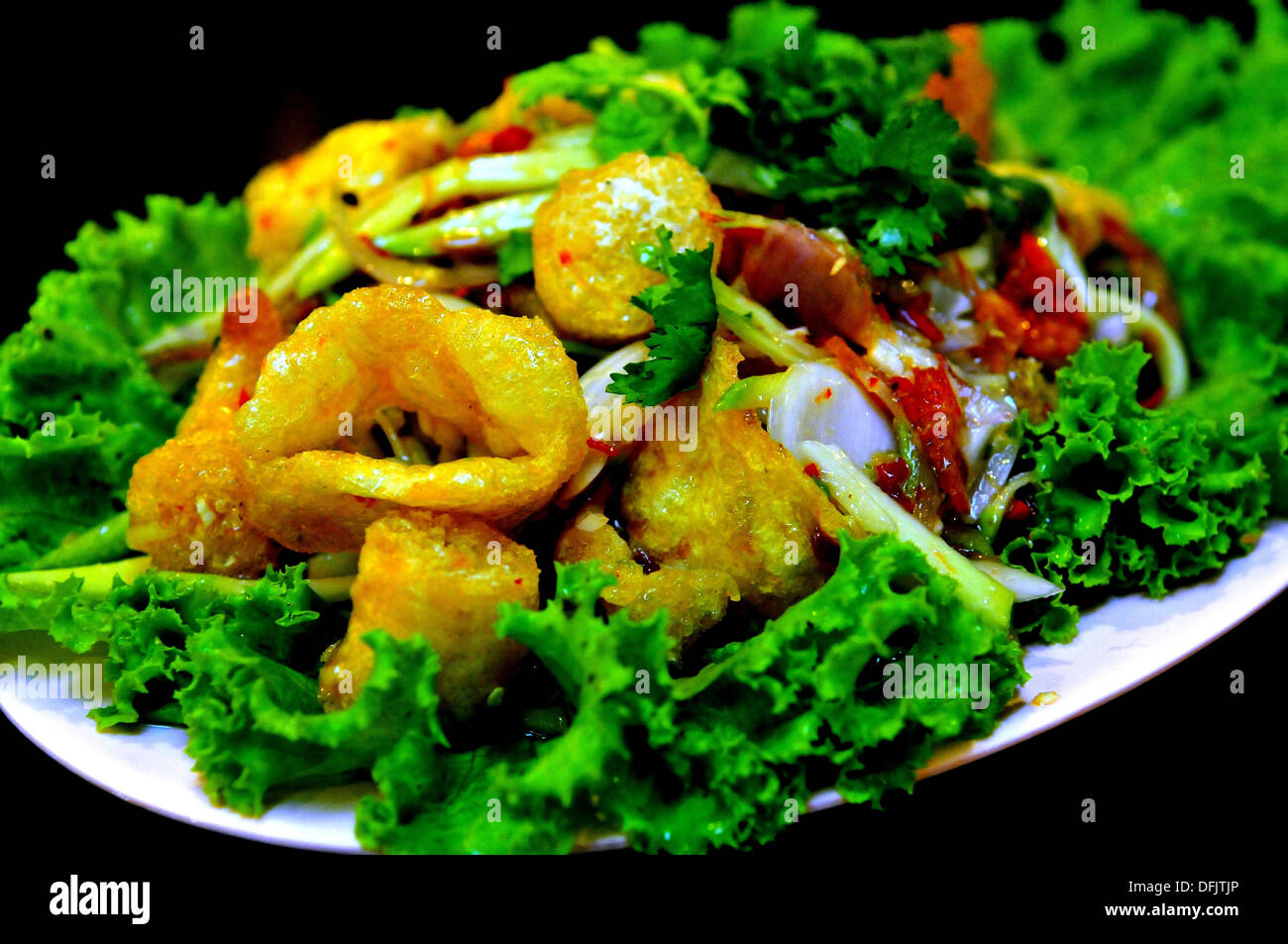 Taste of Thailand - thailändische Vorspeise-Thai getrockneter Fisch Maw würziger Salat Stockfoto