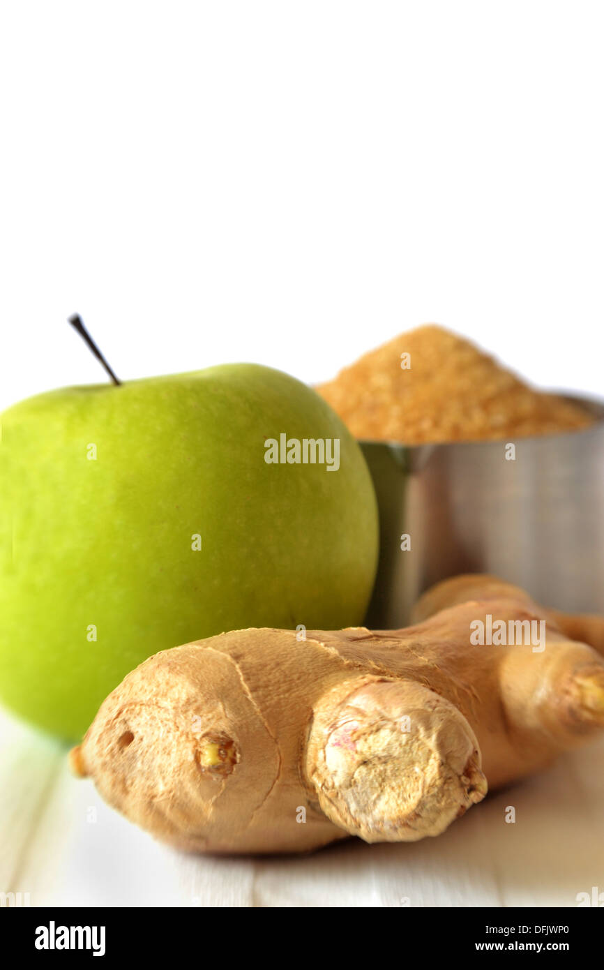 Zutaten für Ingwer Marmelade: Ingwer, Granny Smith Apfel, dunkler Zucker Stockfoto