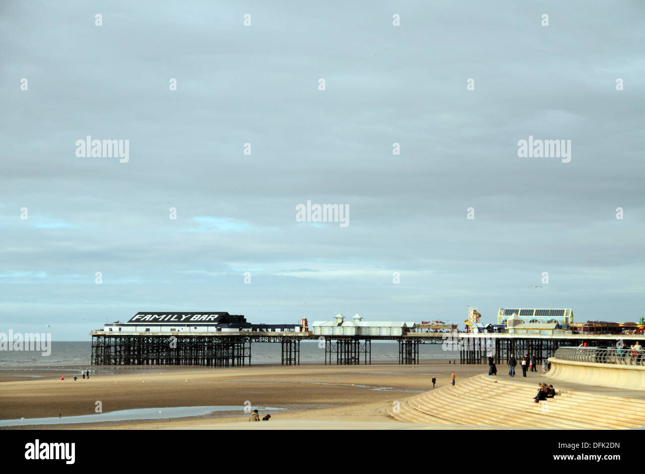 Blick in Richtung Nord-Pier in Blackpool Stockfoto