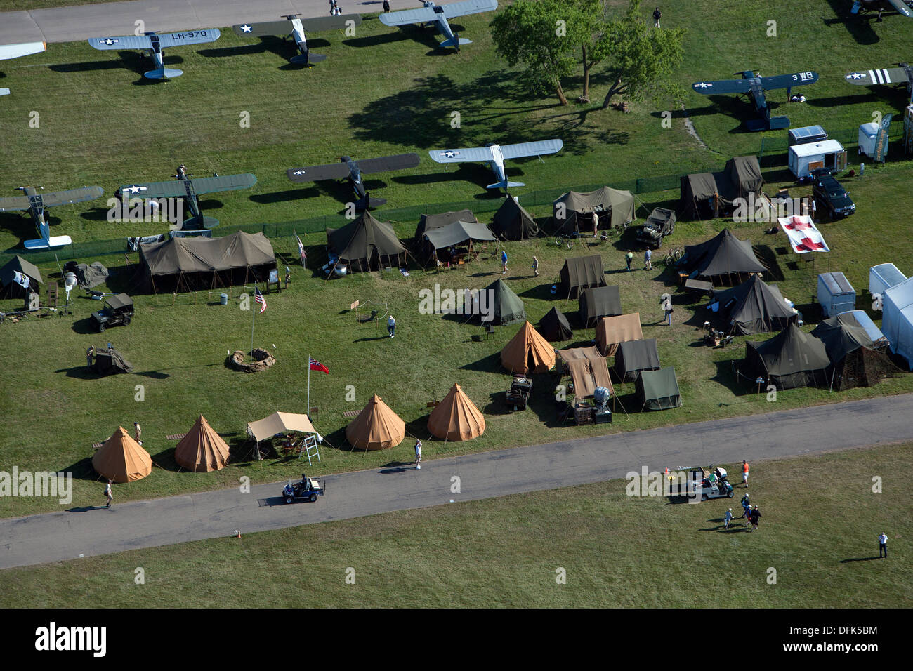 Luftbild-Zelte bei AirVenture 2013, Experimental Aircraft Association, Oshkosh, Wisconsin Stockfoto