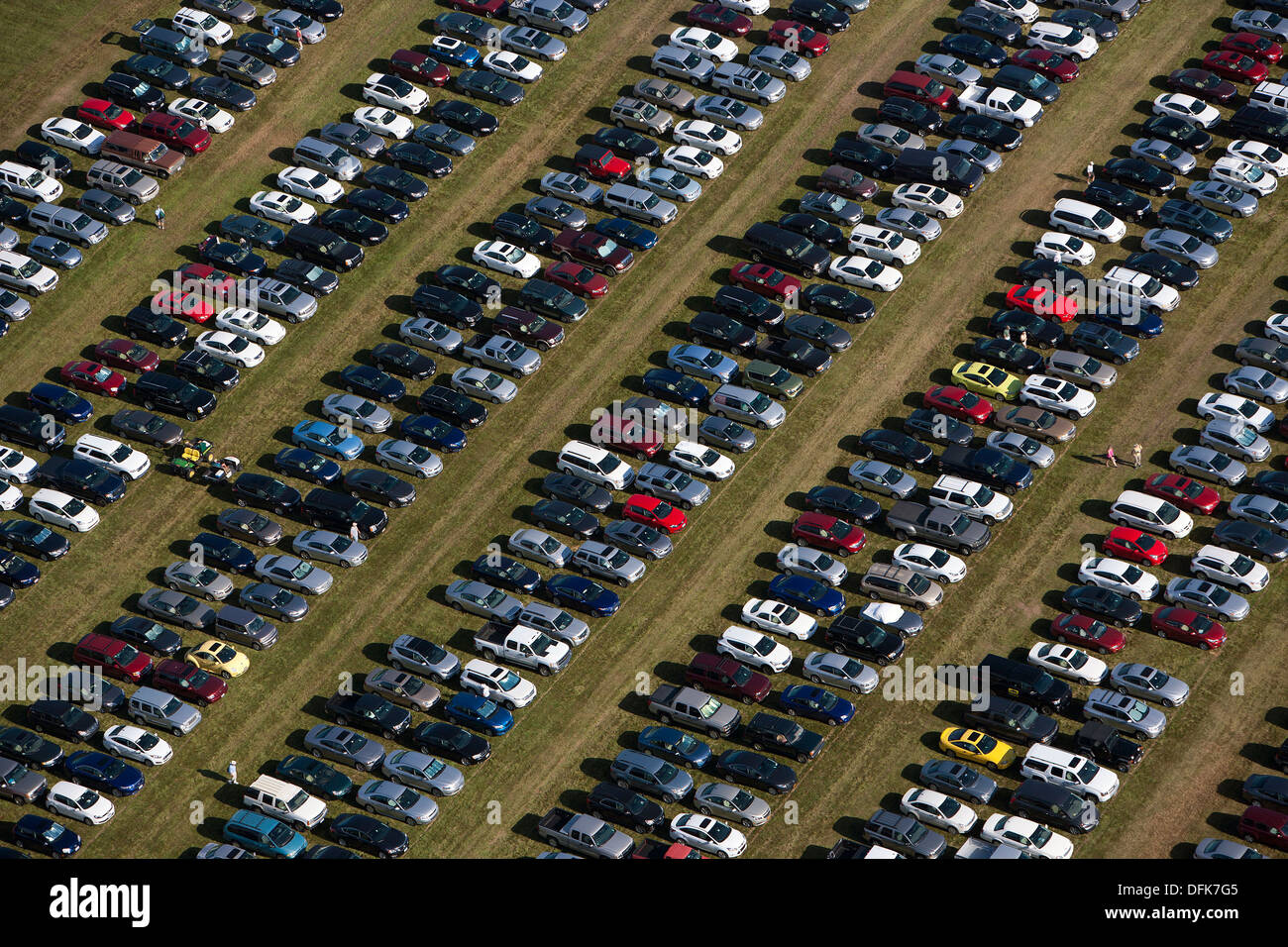 Luftaufnahme geparkten Autos AirVenture 2013, Experimental Aircraft Association, Oshkosh, Wisconsin Stockfoto