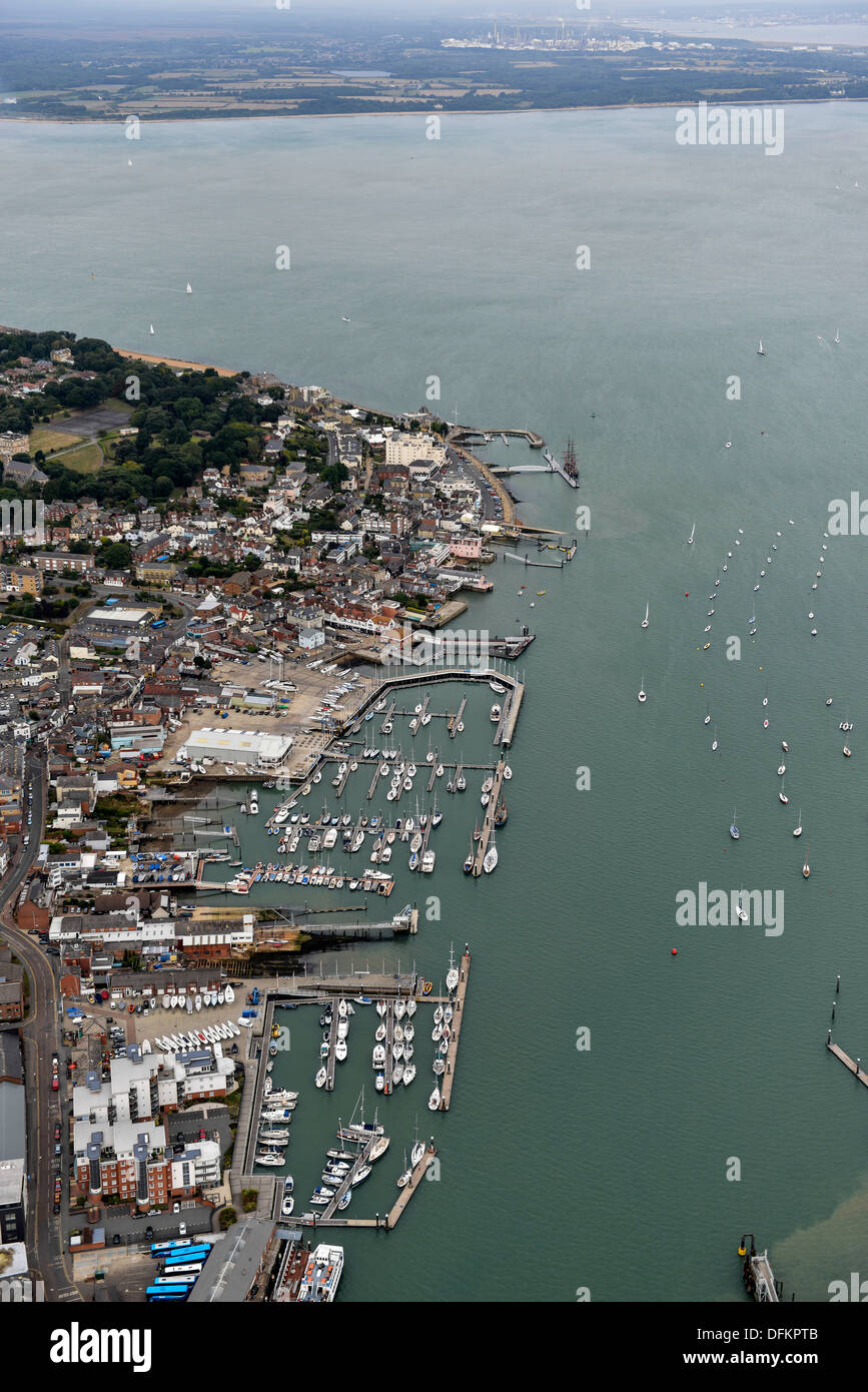 Luftaufnahme des Hafens von Cowes Stockfoto