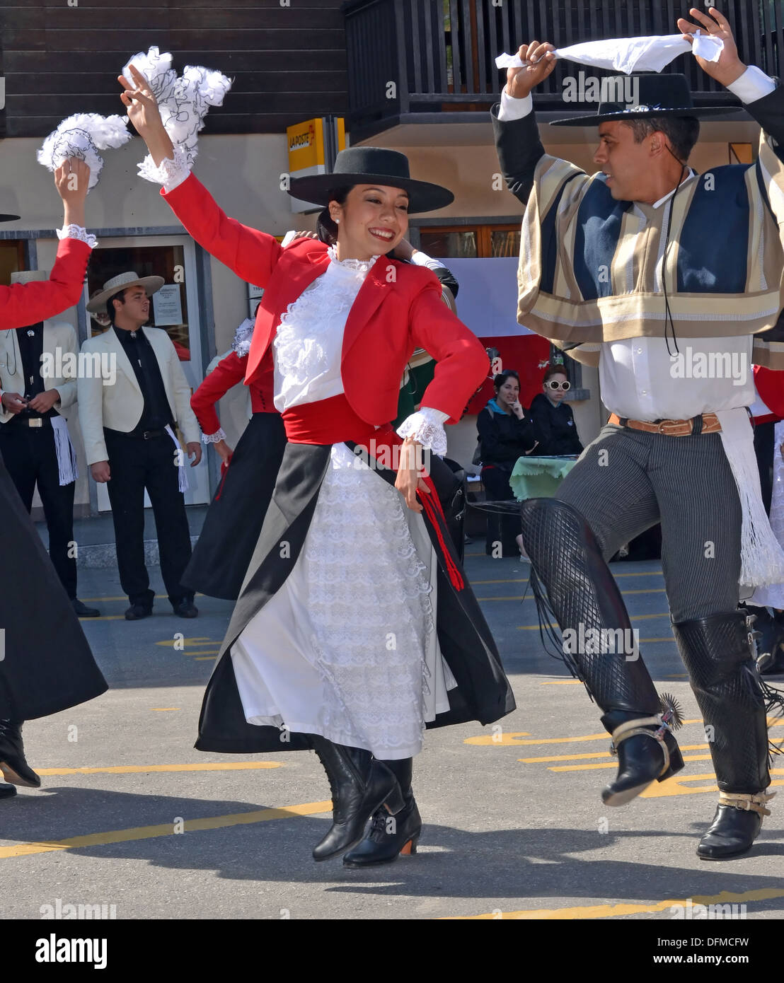 Chilenische Tanzpartner am internationalen Festival der Folklore und Tanz aus den Bergen (CIME): 13. August 2013 in Evolen Stockfoto