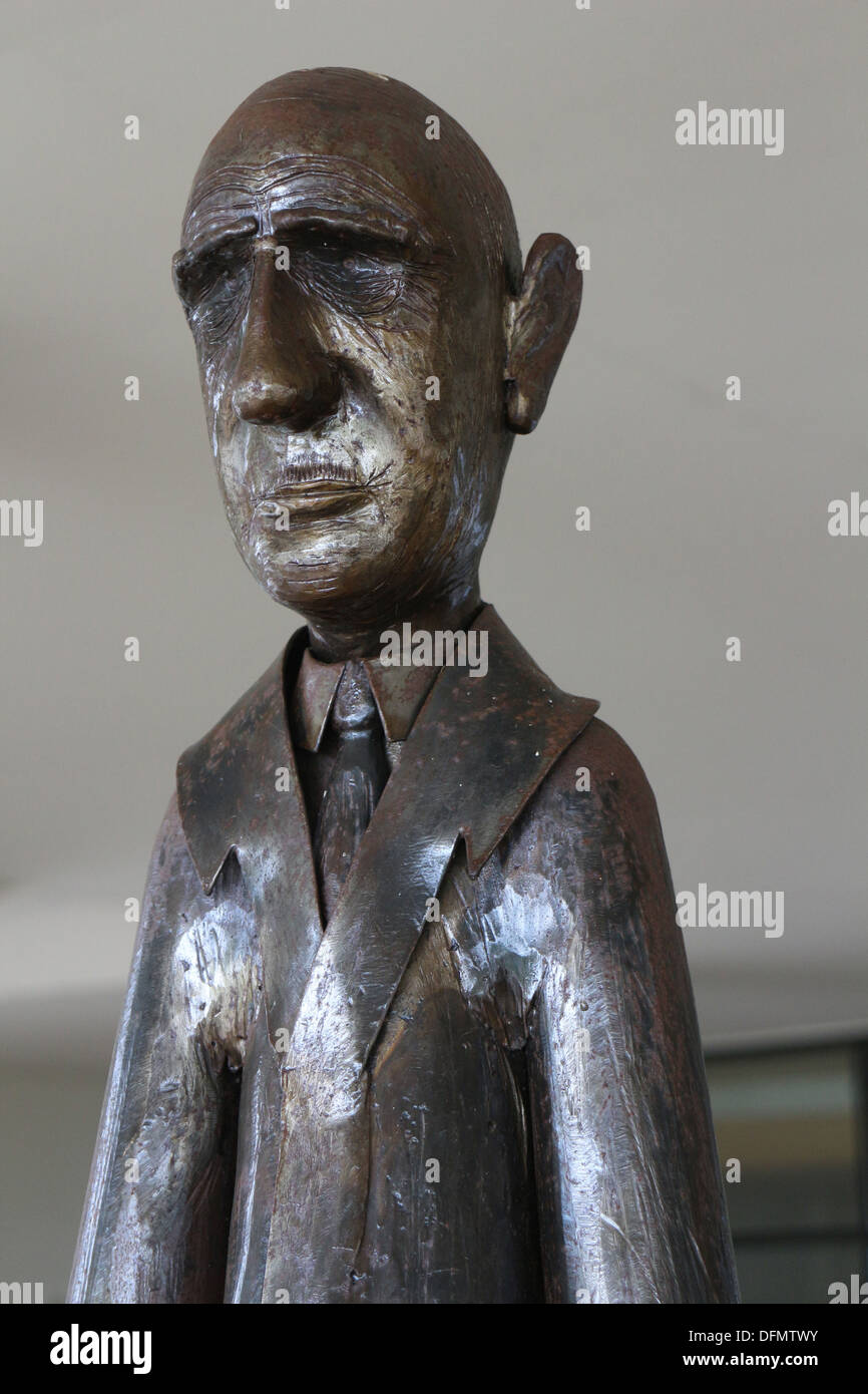 Statue von General Charles De Gaulle am Memorial Museum Colombey-Les-Deux gründet France 132668 Charles De Gaulle Stockfoto