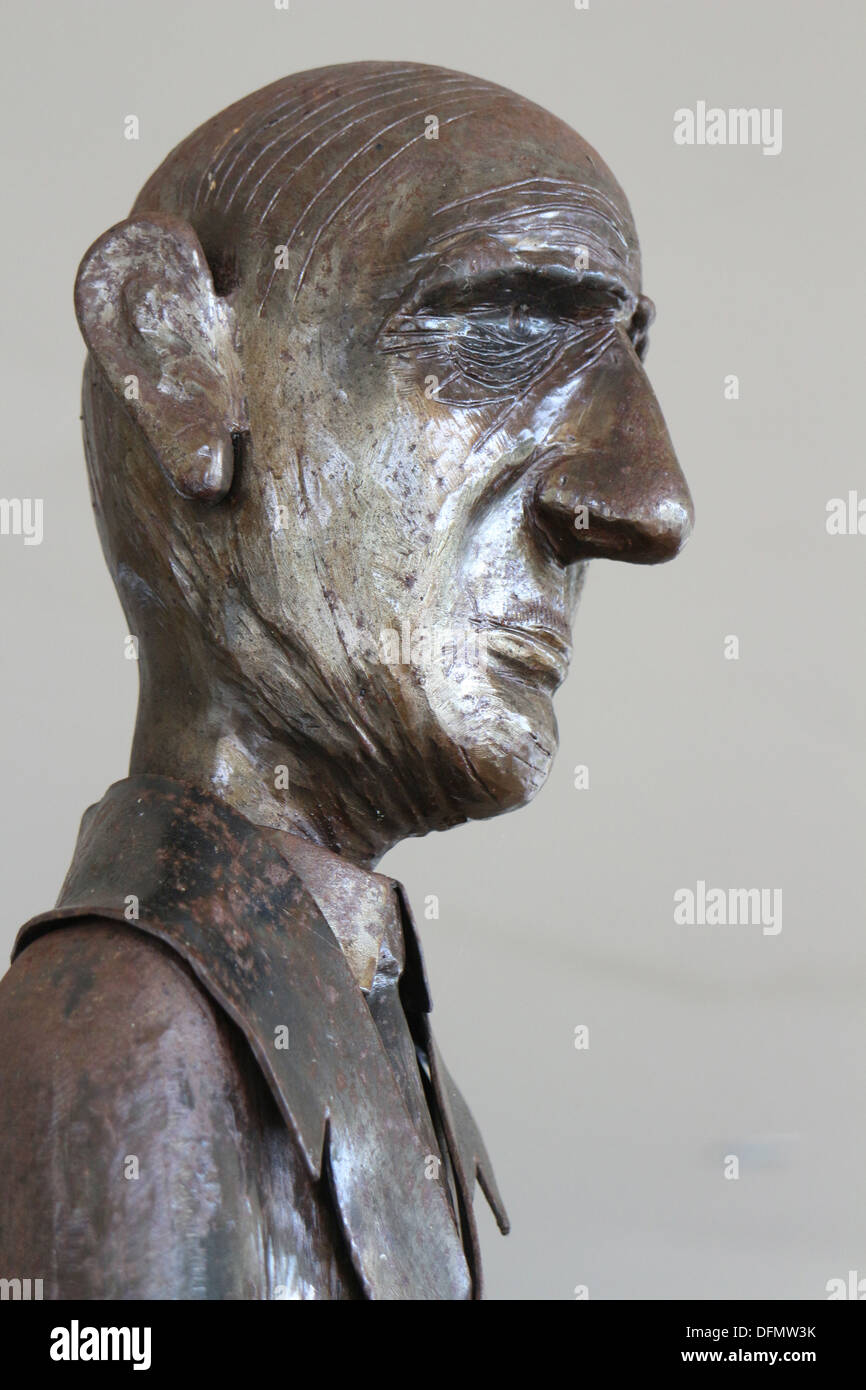 Statue von General Charles De Gaulle am Memorial Museum Colombey-Les-Deux gründet France 132669 Charles De Gaulle Stockfoto