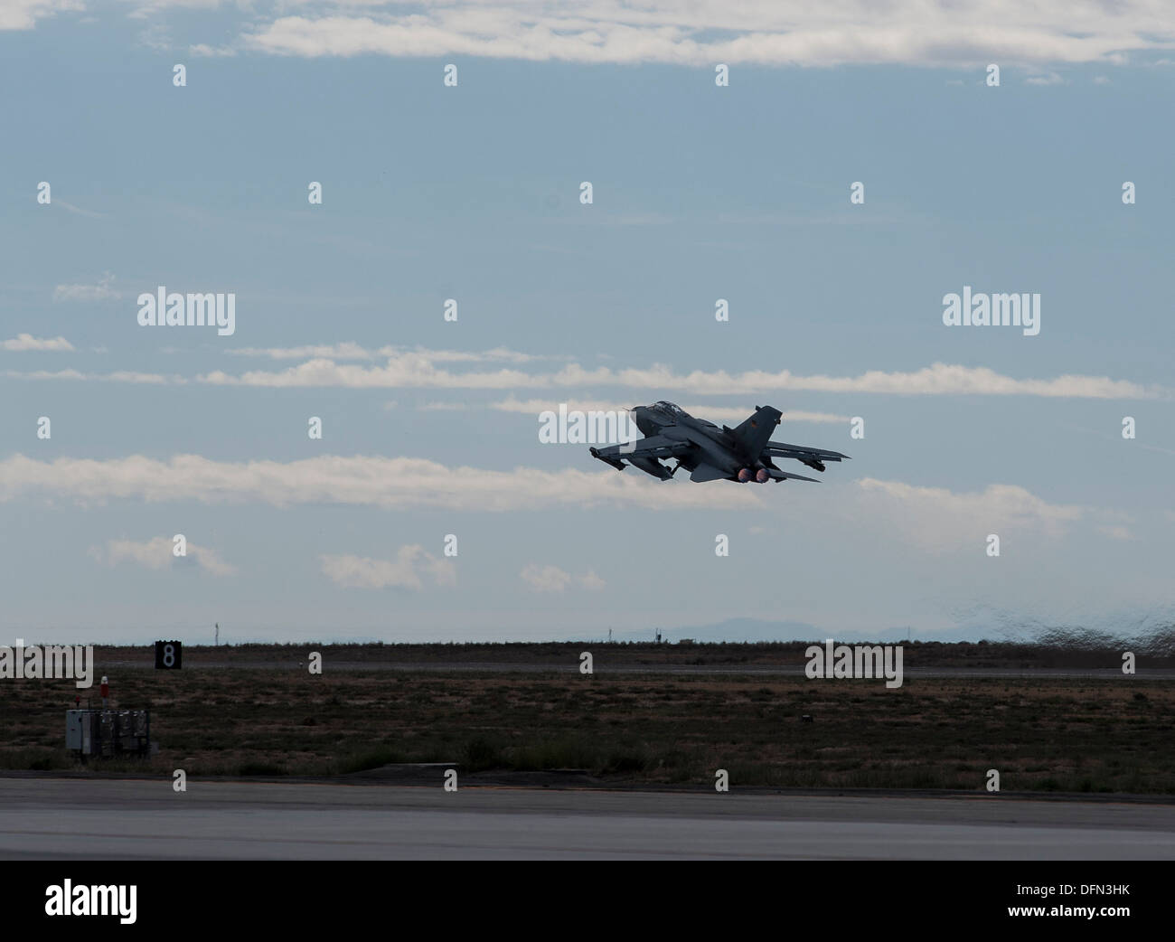 Eine deutsche Luftwaffe AG-51 Tornado braucht, um den Himmel für eine Übung Berg Roundup 2013 Orientierung Flug bei Mountain Home Air Stockfoto