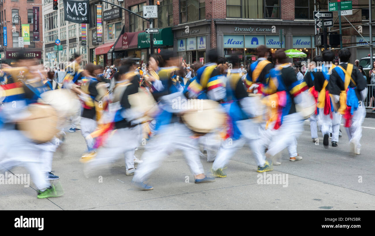 Koreanische marching band Sixth Avenue in New York an der Koreanisch-Parade Stockfoto
