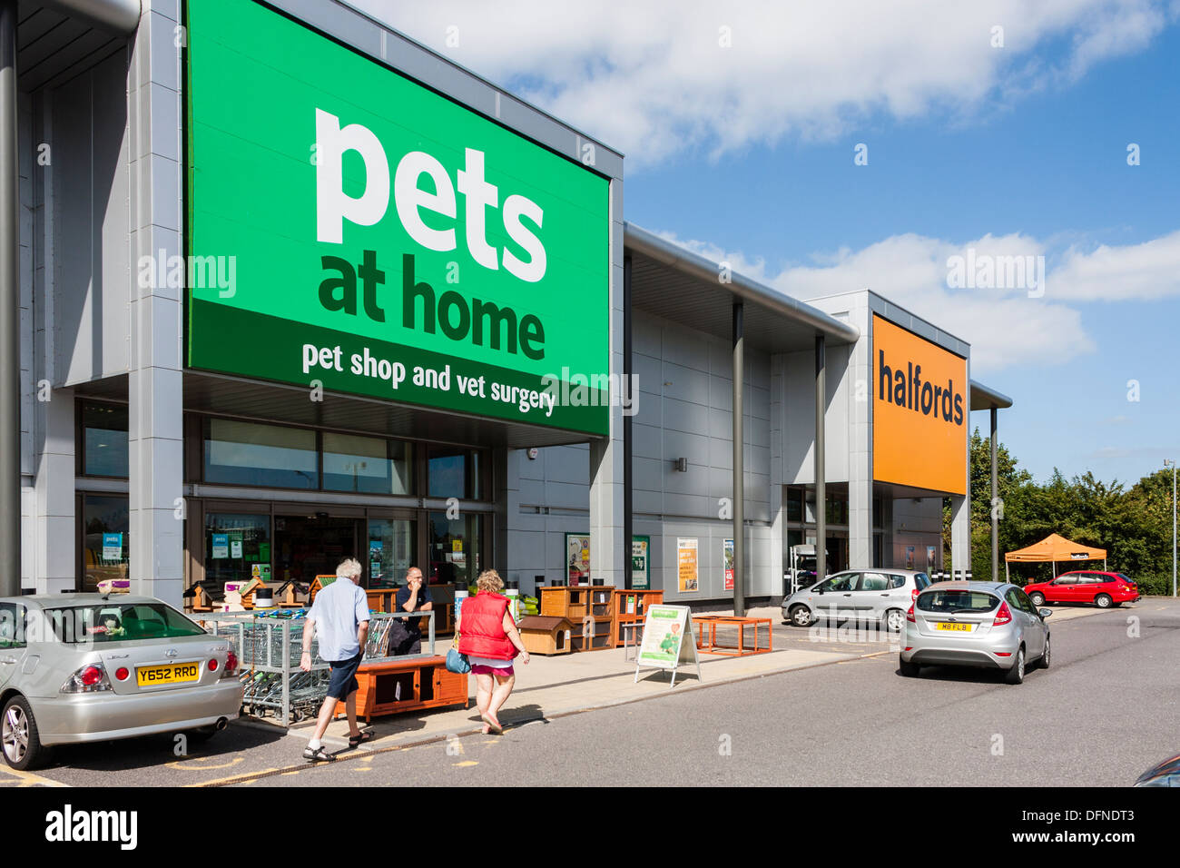 Haustiere zu Hause Haustier Produkte Superstore, Reading, Berkshire, England, GB, UK Stockfoto