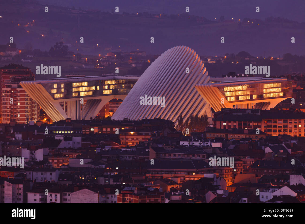 Palacio de Exposiciones y Congresos Ciudad de Oviedo, Exposicion und Konferenz-Zentrum, Hotel, Büros, Architekt Santiago Calat Stockfoto