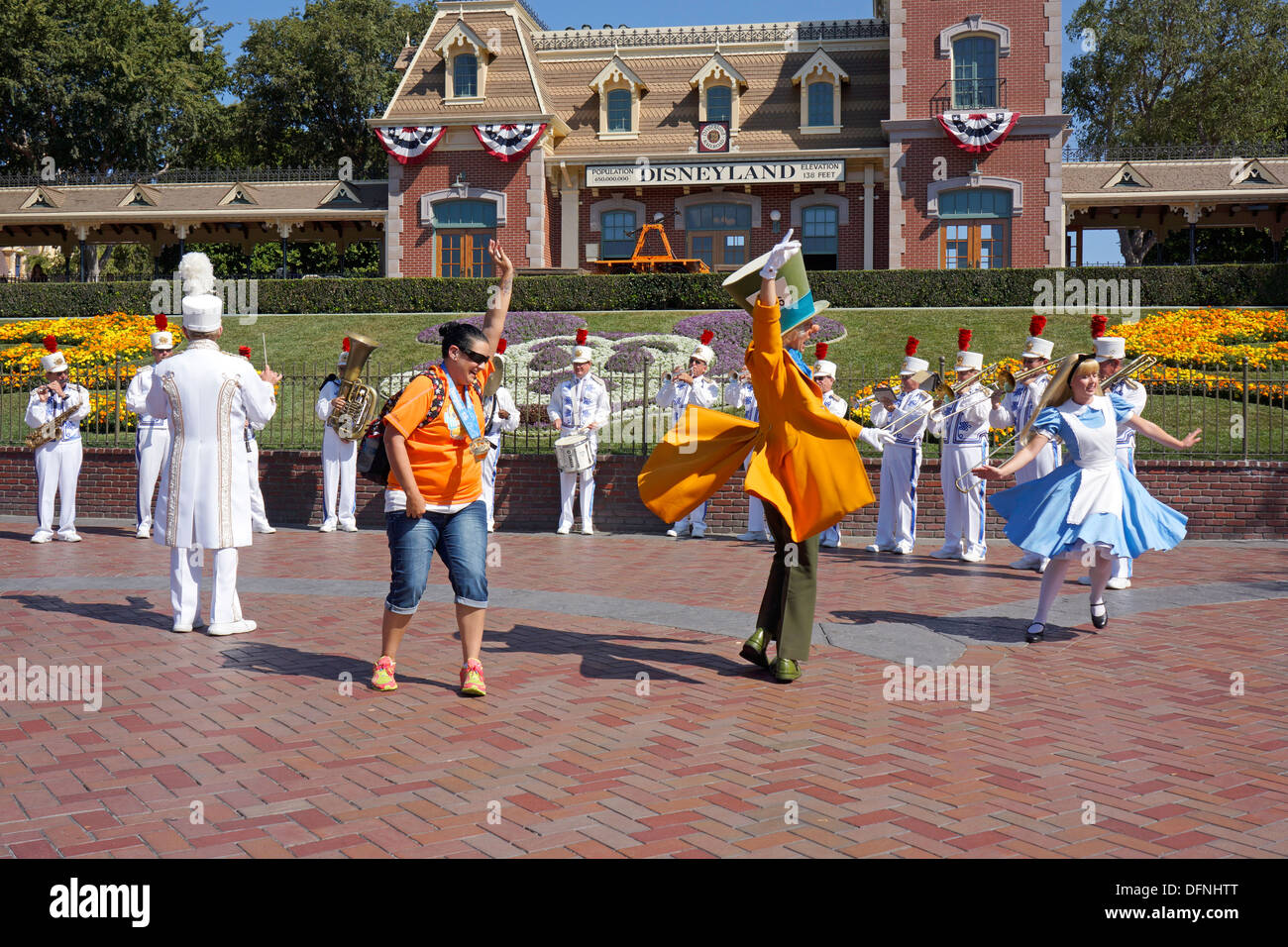 Alice im Wunderland, Mad Hatter, Tourist, Disneyland Resort in Anaheim, Kalifornien Stockfoto