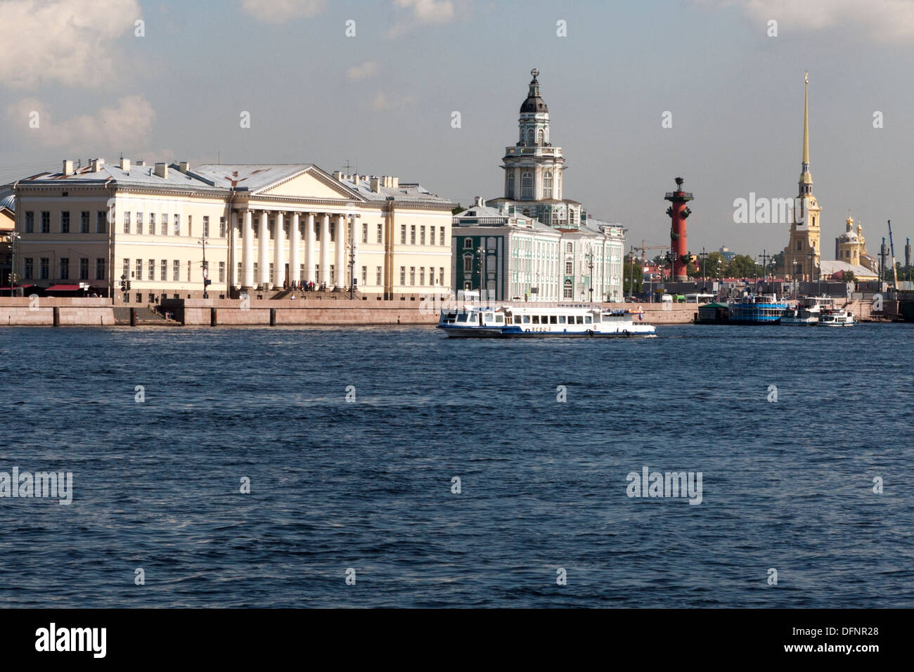 Kunstkammer, Ethnologisches Museum und Anthropologie, Peter und Paul Festung von Blagoveschenskly Brücke, St. Peteresburg, Russland Stockfoto