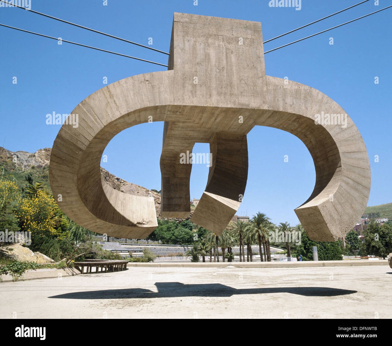 Elogio Del Agua Lob Des Wassers Skulptur Von Eduardo Chillida Parc De La Creueta Del Coll Barcelona Spanien Stockfotografie Alamy