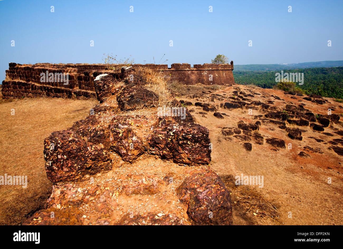 Ruinen des Forts, Chapora Fort, Vagator Beach, Vagator, Bardez, Nord-Goa, Goa, Indien Stockfoto