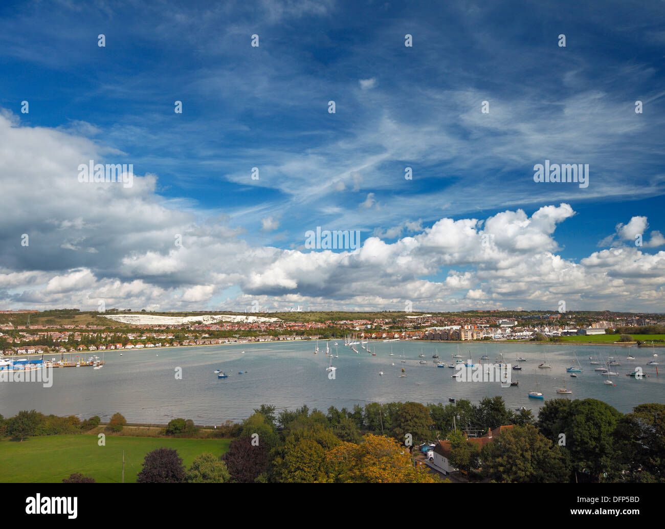 Blick auf Paulsgrove See, Portsmouth Harbour. Stockfoto