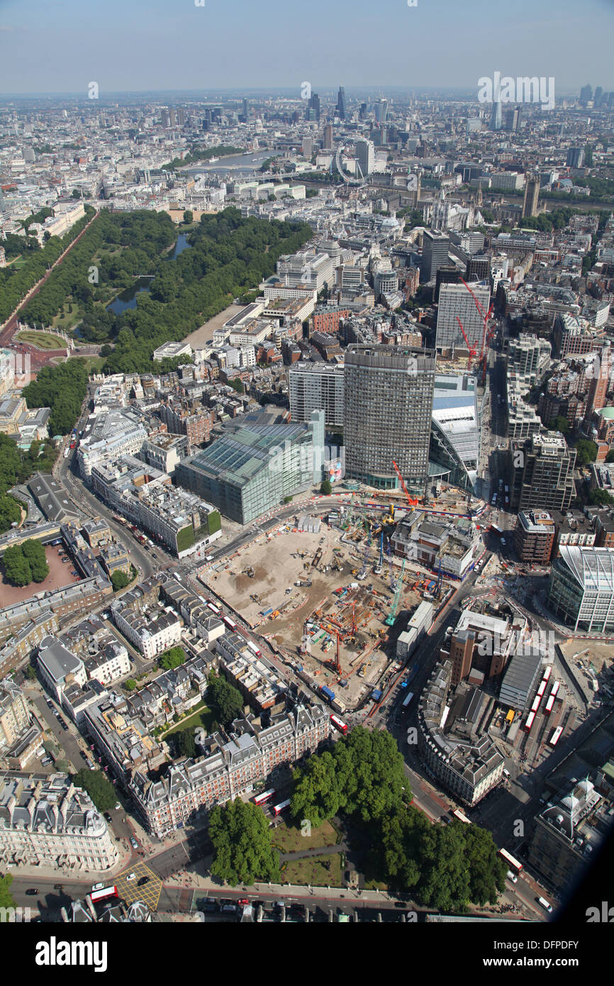 Luftaufnahme des Bressenden Ort aus Victoria Street, Westminster, London SW1, die Regierungsbüros Eland House ist prominent Stockfoto