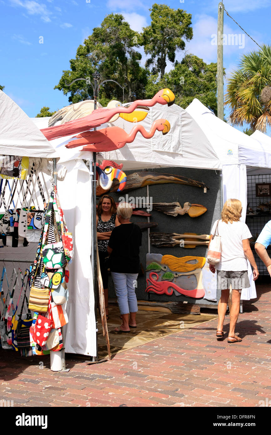 Art Market in Punta Gorda Florida an einem sonnigen Samstag Nachmittag Stockfoto