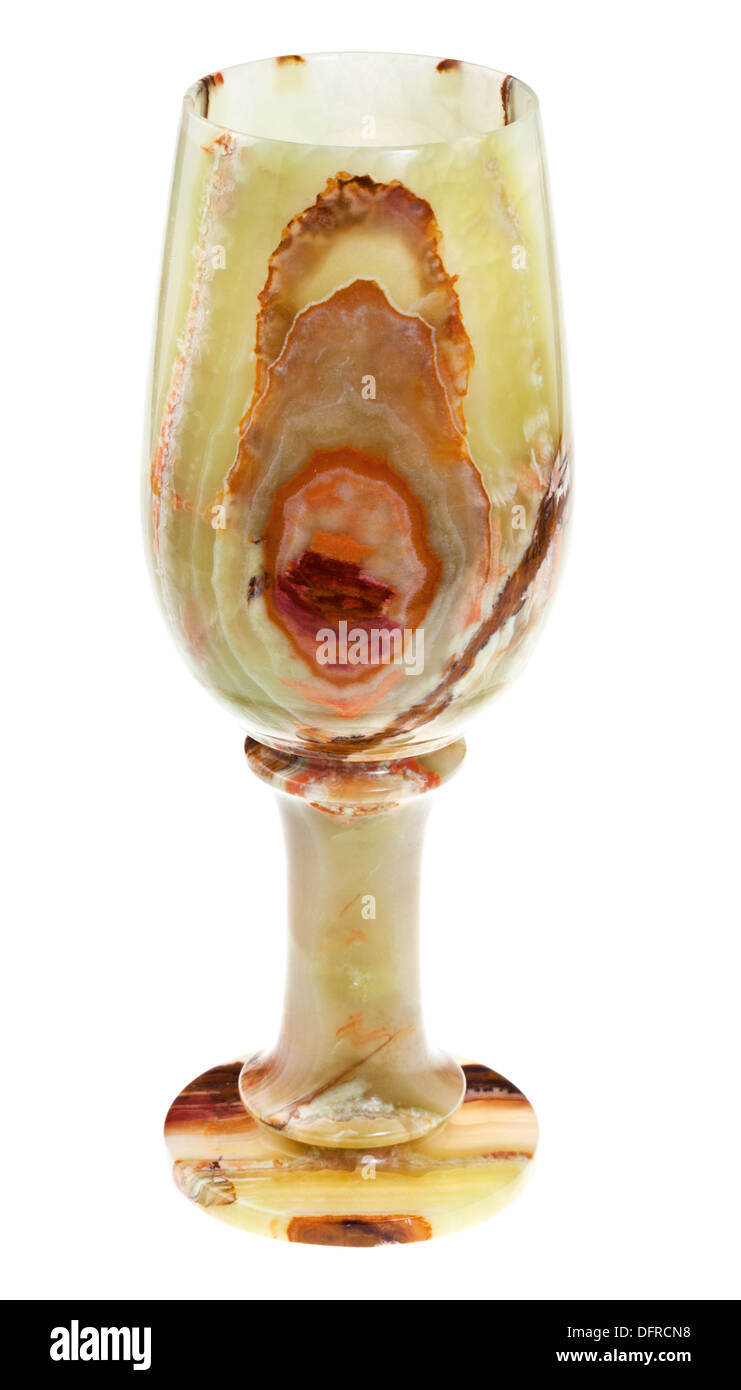 leere Weinglas aus Onyx Mineral isoliert auf weißem Hintergrund Stockfoto
