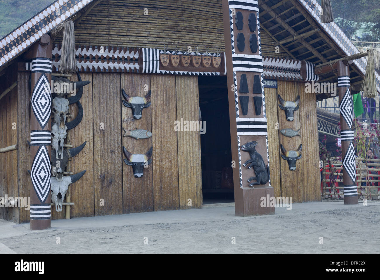 Ein typisches Naga Stammes-Haus, Kohima, Nagaland, Indien Stockfoto