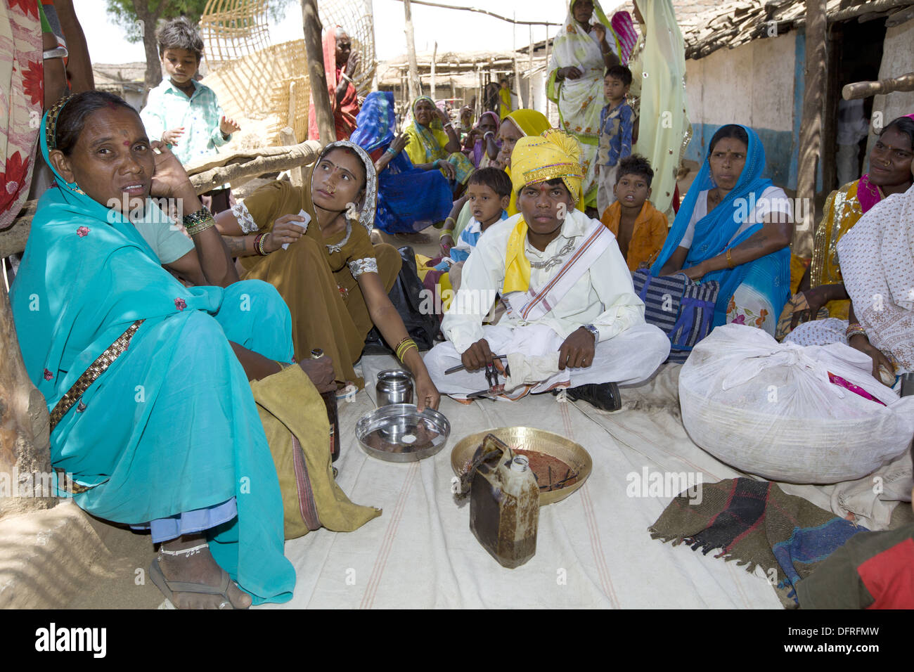 Ehe-Rituale in Eheschließung Korku Stamm, Khalwa, Jharikheda Dorf, Madhya Pradesh, Indien. Stockfoto