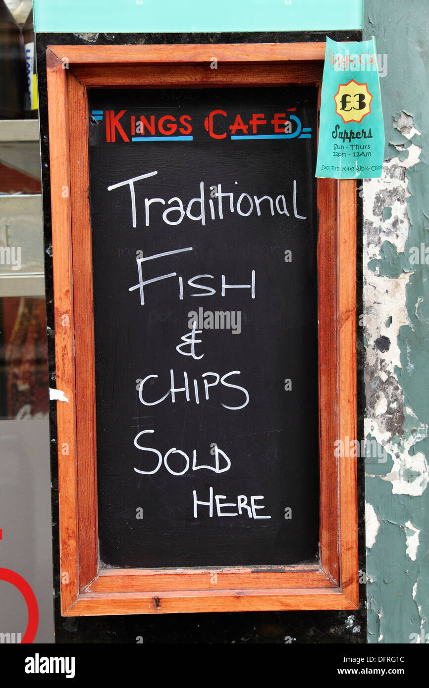 Das Kings Café ist dauerhaft geschlossen. Kings Cafe Schild für traditionellen Fisch und Chips, Glasgow City Centre, Schottland, UK. Stockfoto