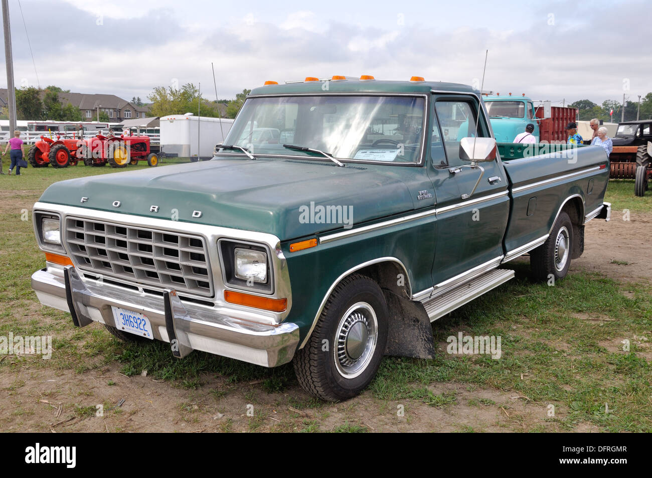 Alte Ford-LKW auf dem Display an Milton Rummelplatz, Ontario, Kanada Stockfoto