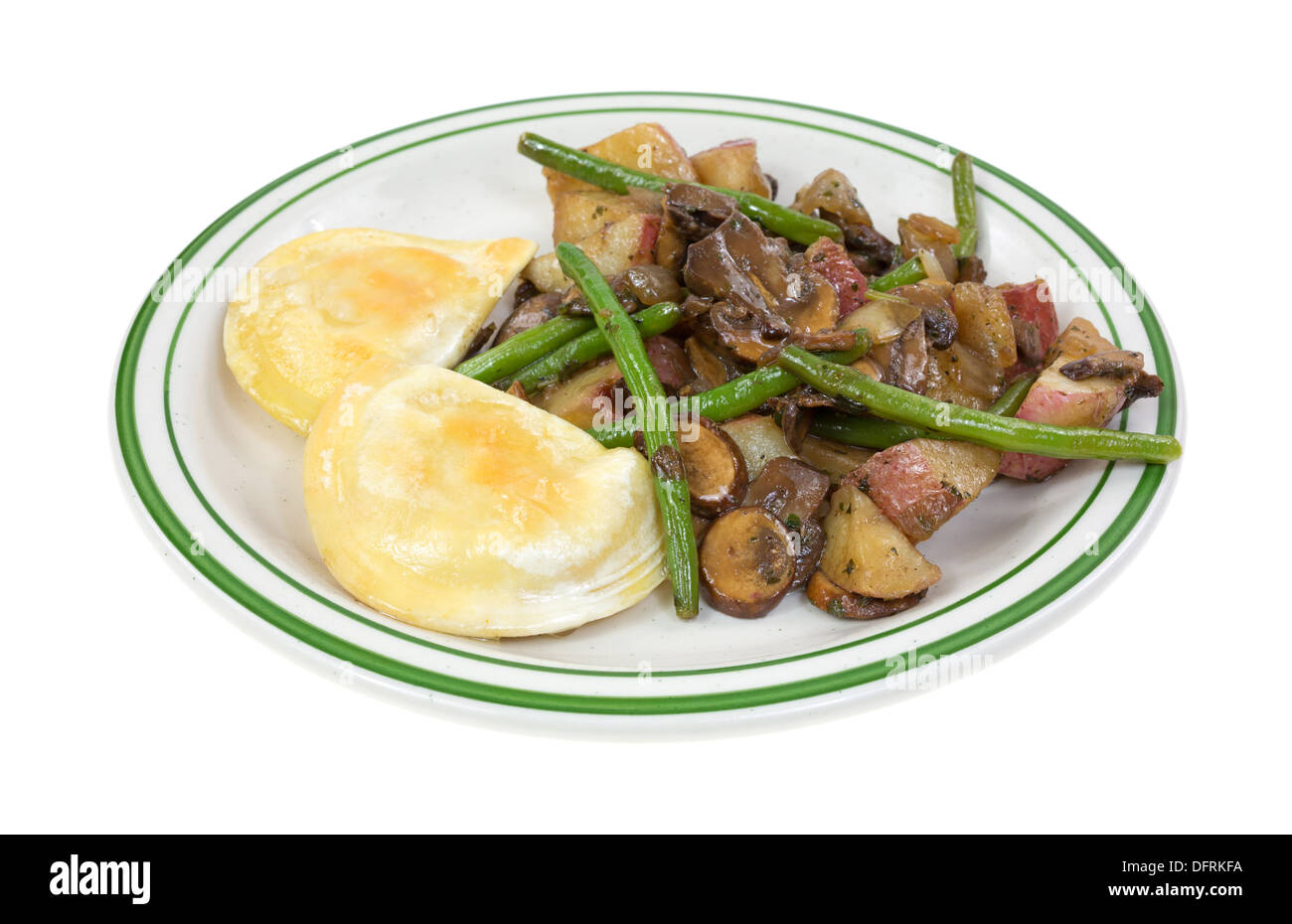 Zwei Lachs Auf Einer Platte Mit Sautierten Grunen Bohnen Champignons Zwiebeln Und Rote Kartoffeln Auf Einem Weissen Hintergrund Stockfotografie Alamy