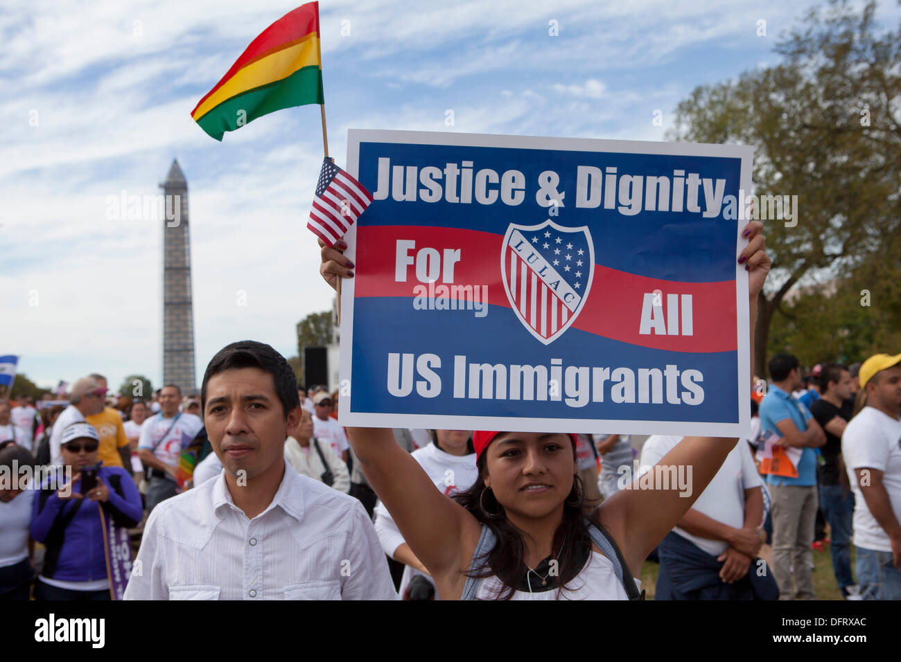 Washington DC, USA. 8. Oktober 2013. Tausende von Immigration Reform Aktivisten rally in Washington, DC, Kongress, die Zuwanderungsgesetz Rechnung zu drängen. Bildnachweis: B Christopher/Alamy Live-Nachrichten Stockfoto