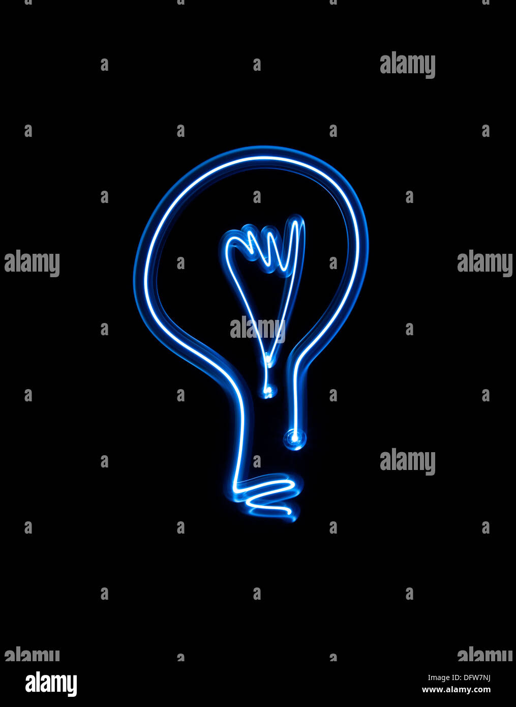 blaues Licht gemalt Idee Glühbirne Stockfoto