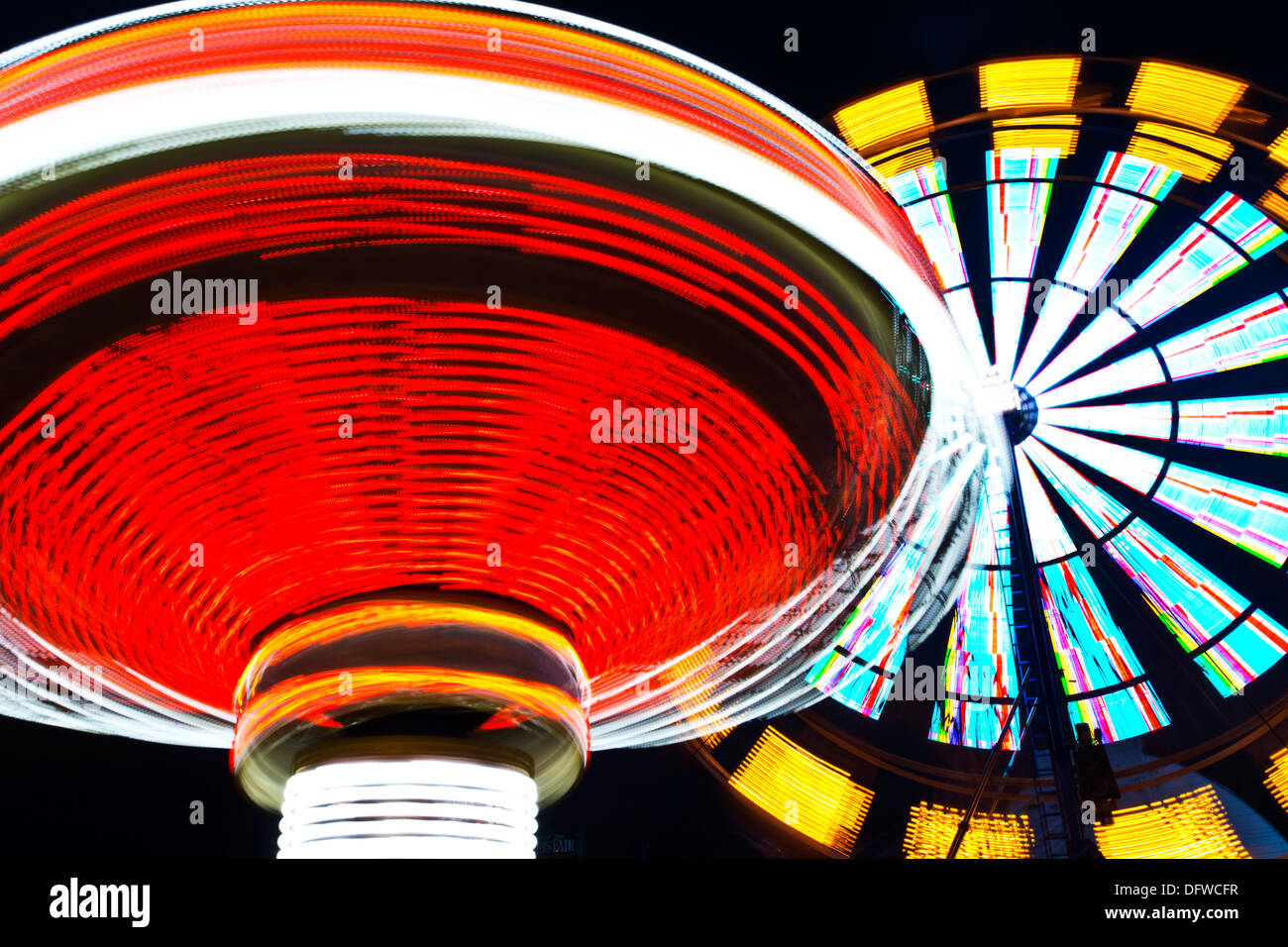 Fahrgeschäfte in der Nacht Stockfoto