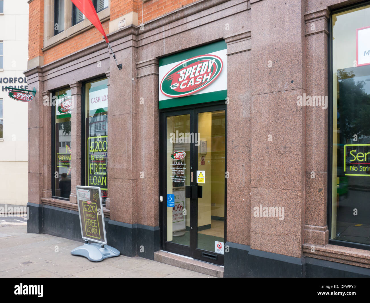 Schnell Bargeld Zahltagdarlehen und Scheck einlösen Shop in Nottingham, Vereinigtes Königreich. Stockfoto