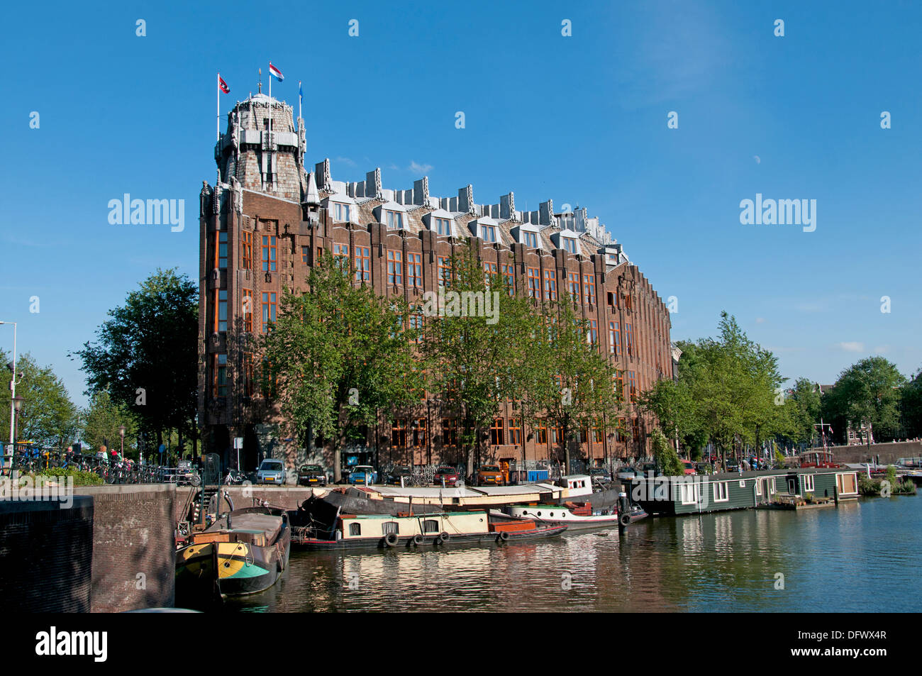 Het Scheepvaarthuis Amsterdam 1913 The Shipping Amsterdam (Architektur-Stil der Amsterdamer Schule) Waalseilandsgracht Niederlande Stockfoto
