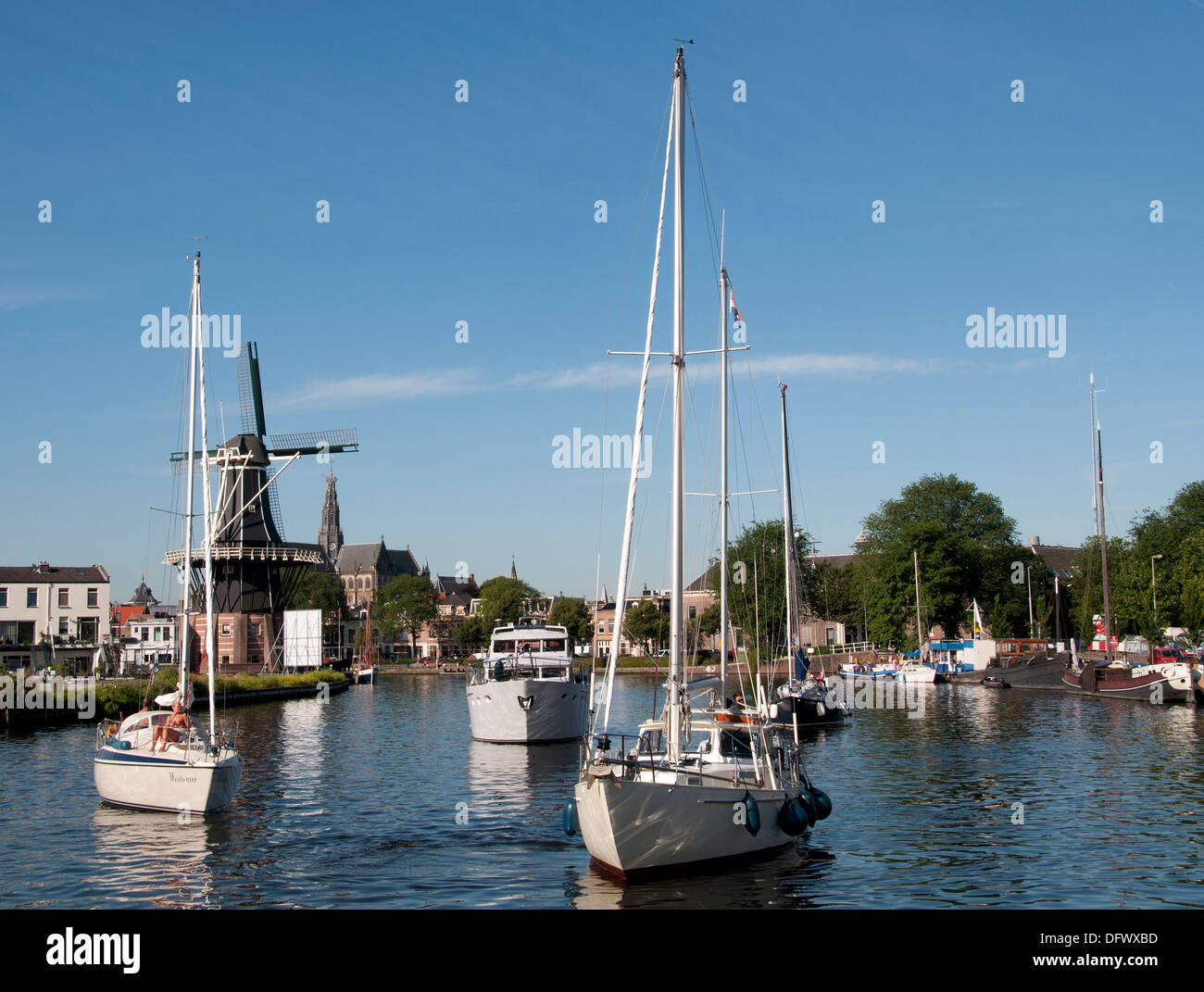 Haarlem Moulin de Adriaan Windmühle Spaarne Niederlande Holland Niederlande Stockfoto