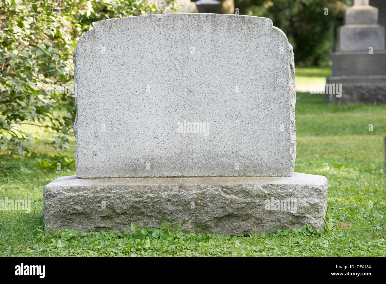 Leere Grabstein im Friedhof Stockfoto