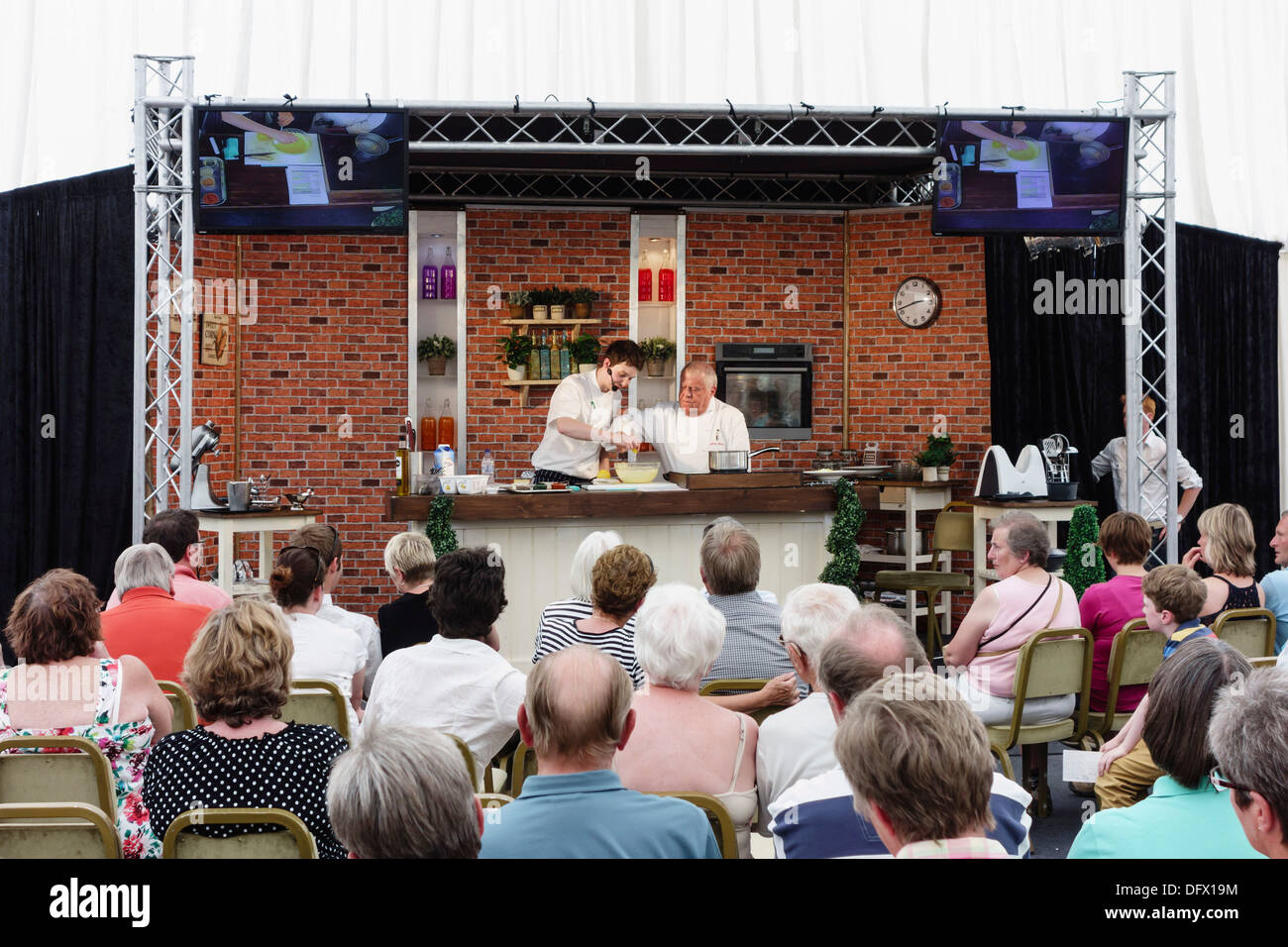 Grenze Union Show, Kelso, Schottland, jährliche Veranstaltung Juli - Chef Koch Demo mit Albert Roux und Derek Johnstone. Stockfoto