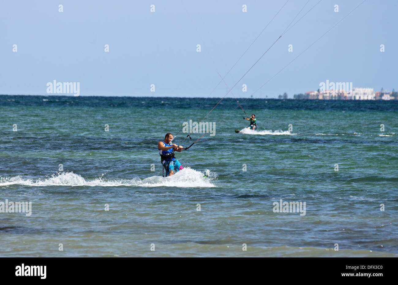 Kitesurfen in Mar Menor Los Alcazares Murcia Spanien Stockfoto