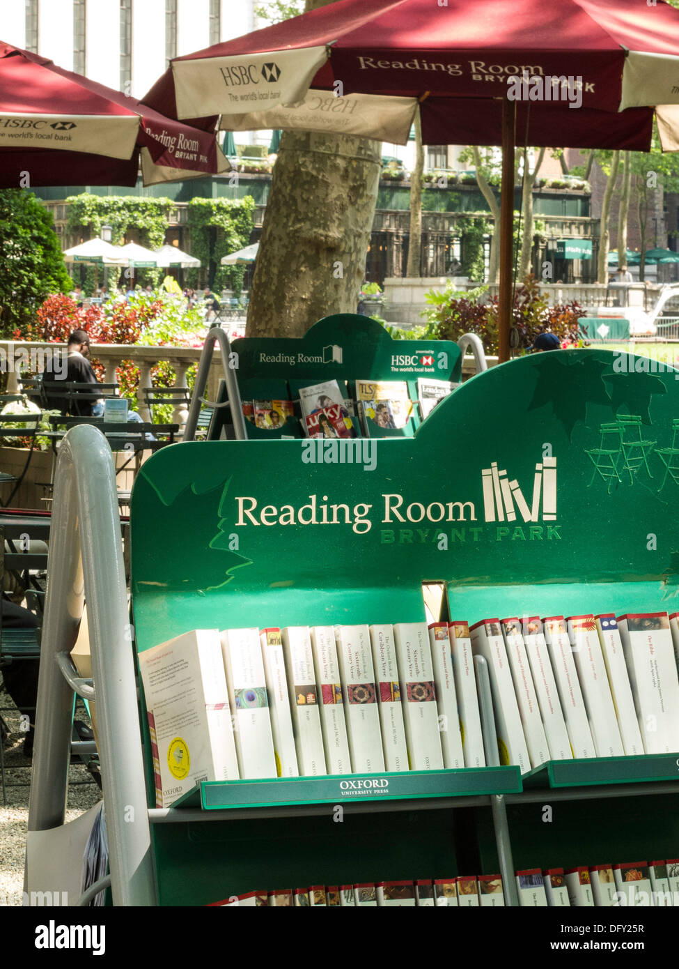 Outdoor-Lesung Zimmer, NYPL, Bryant Park, New York Stockfoto