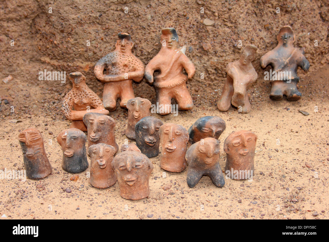 Traditionelle Keramik Figuren der Lobi Menschen in Ghana und Burkina Faso Stockfoto