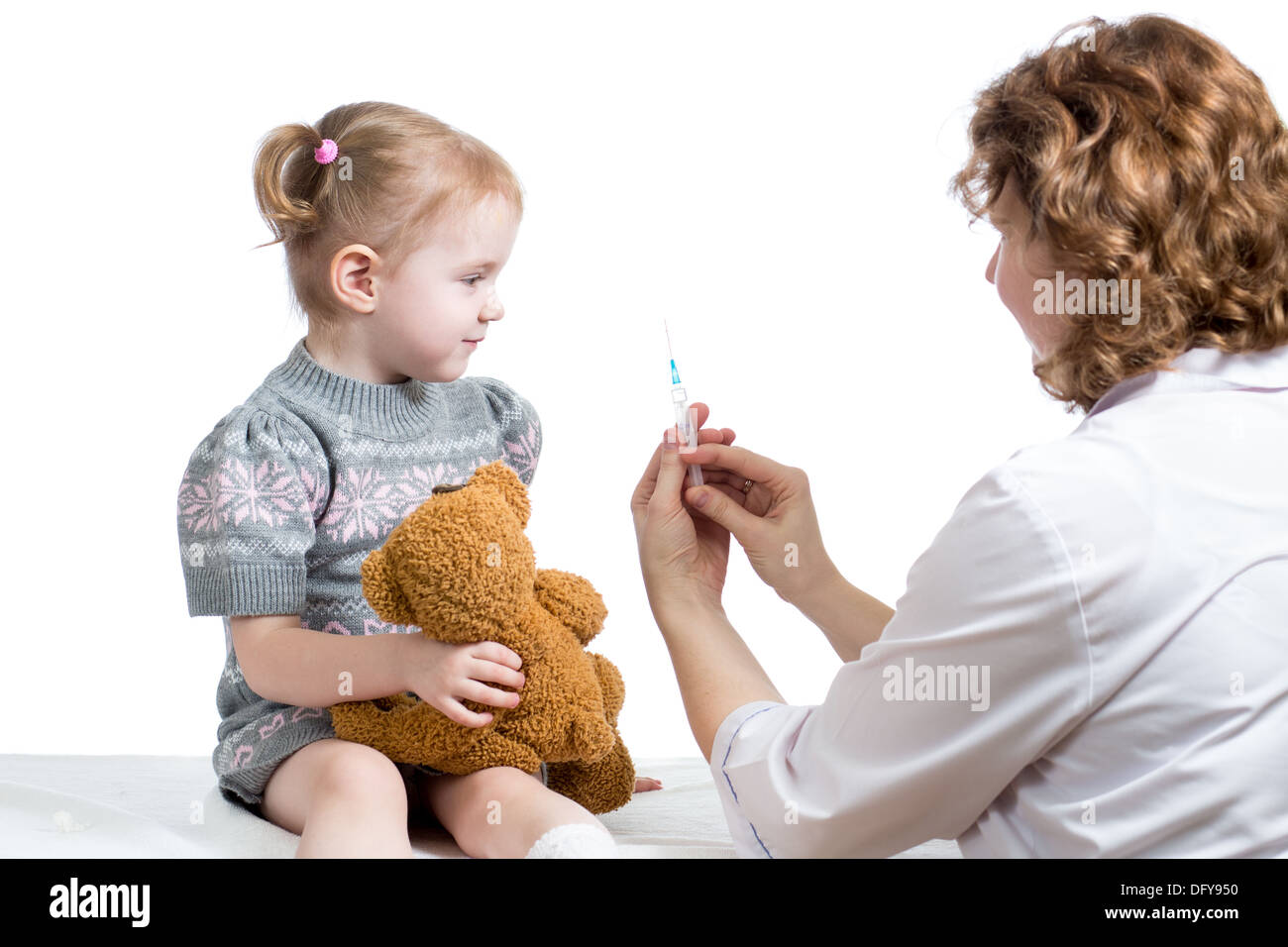 Arzt impfen Kinder Stockfoto