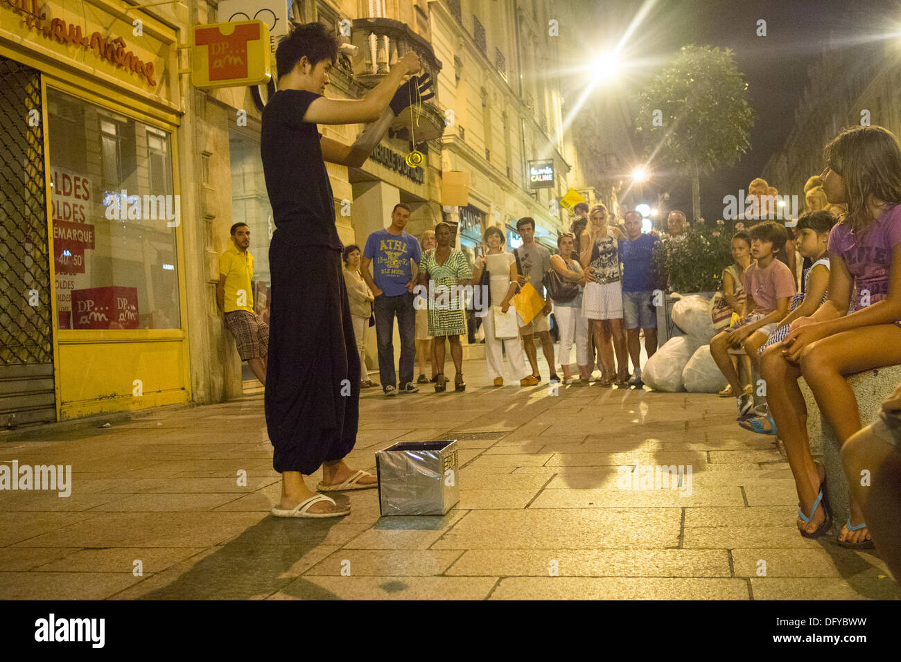 Straßenkünstler in Avignon während Theaterfestival 13. Juli, Provence, Frankreich Stockfoto