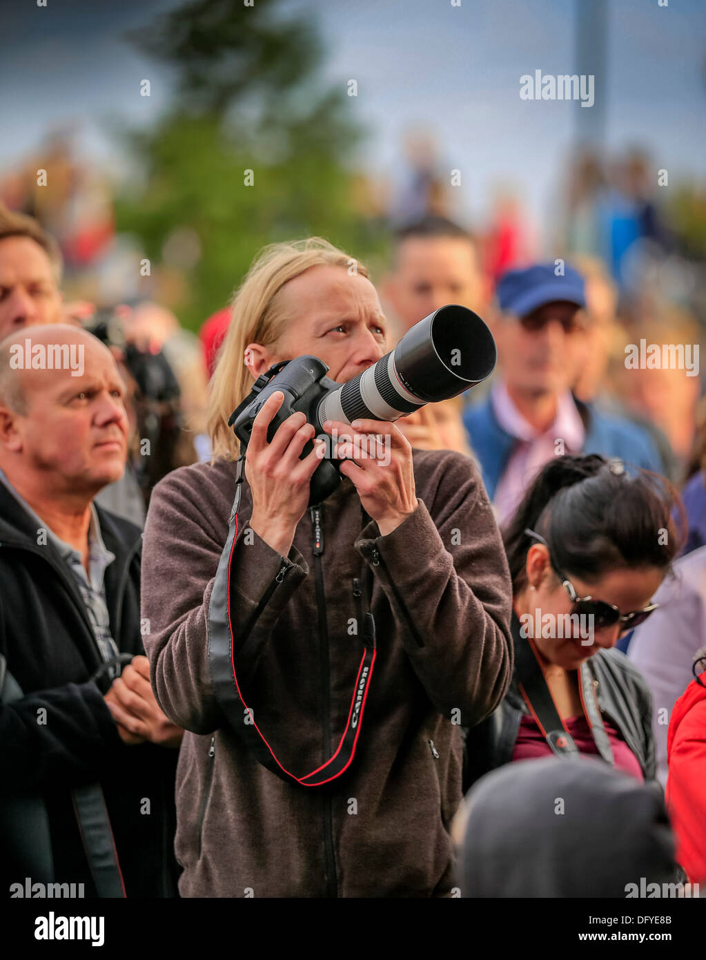 Fotografieren während eines Konzerts im Park "Von Monstern und Männer", Reykjavik, Island Stockfoto