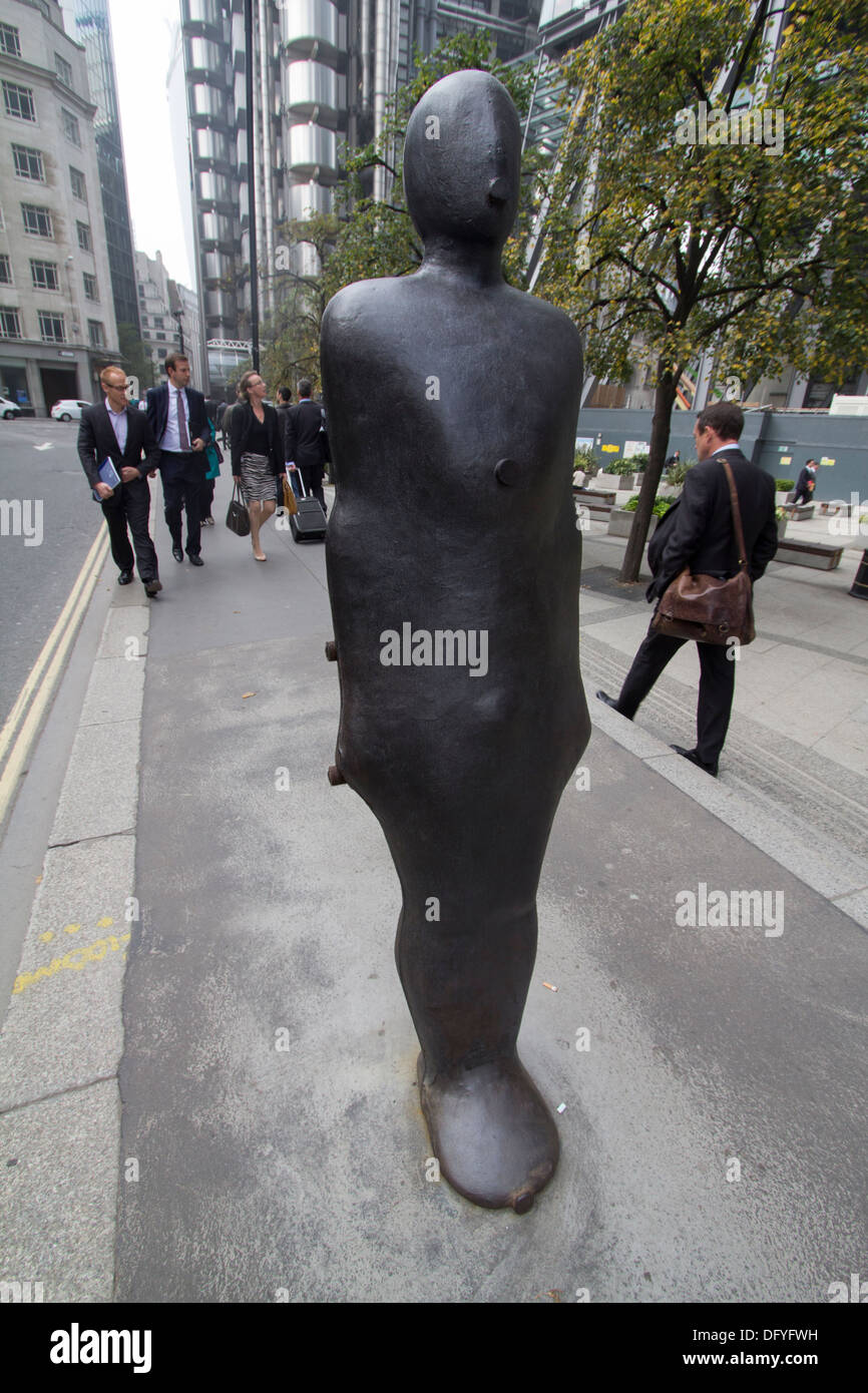 Skulptur IN THE CITY, ST MARY AXE PARALLEL Feld von Antony Gormley wird in der Skulptur in der Stadt 2013 ausgestellt werden Stockfoto