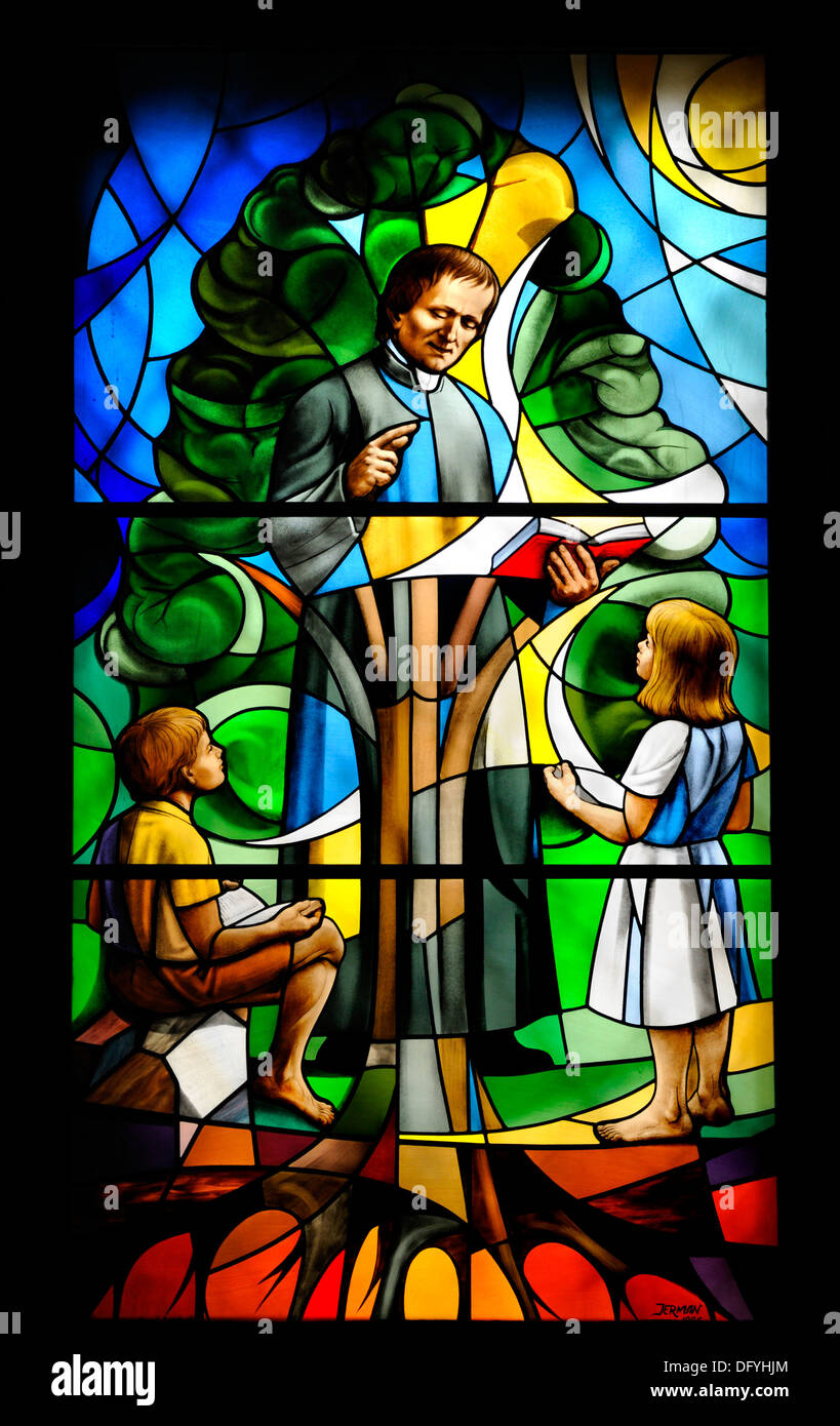 Stajerska Maribor, Slowenien. Kathedrale (Stolna cerkev - 15 thC, Gothic) Glasfenster. Anton Martin Slomšek (1800-1862) Bischof Stockfoto