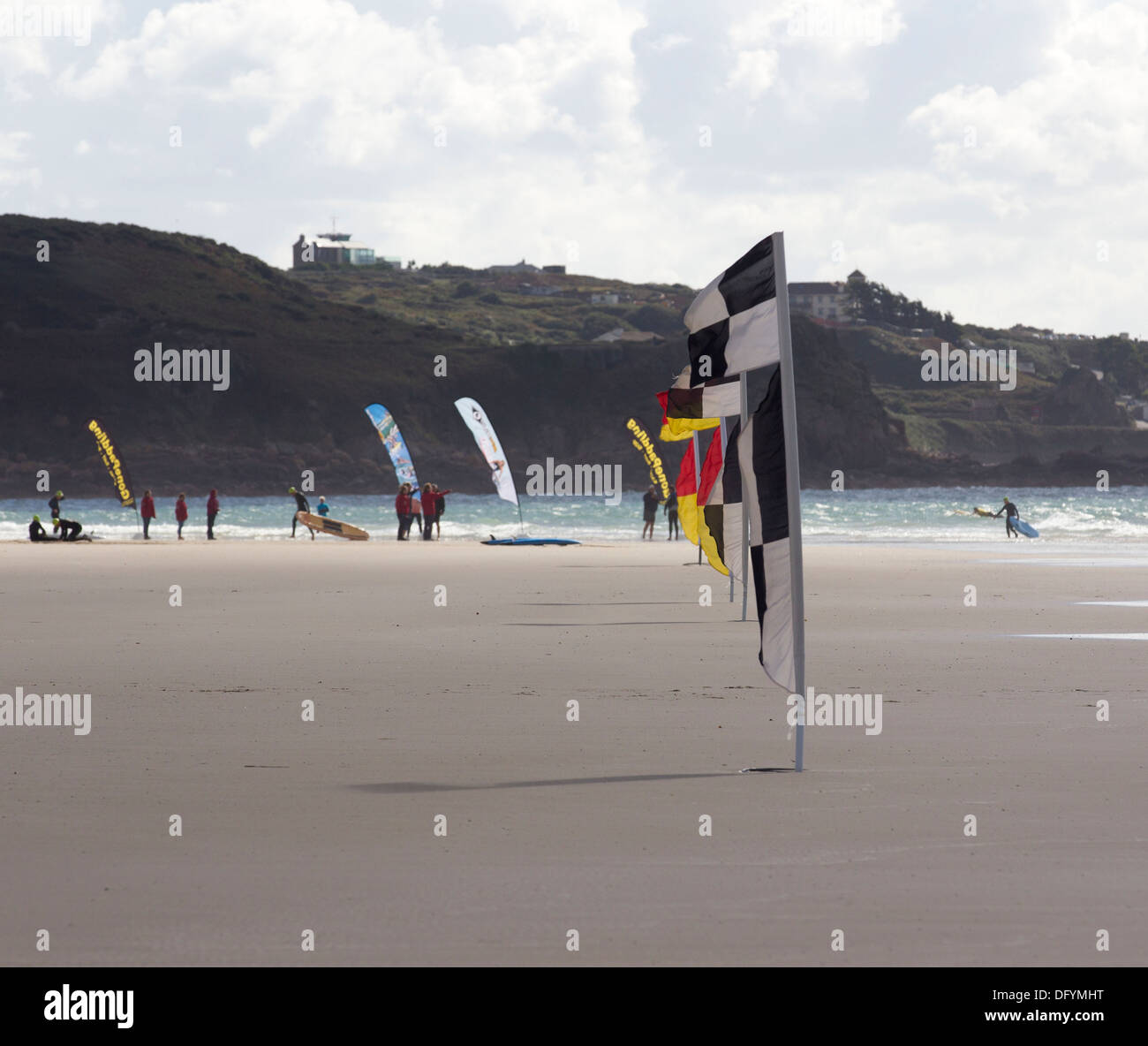 RNLI Rettungsschwimmer auf St Ouen Strand Jersey Channel Islands Stockfoto