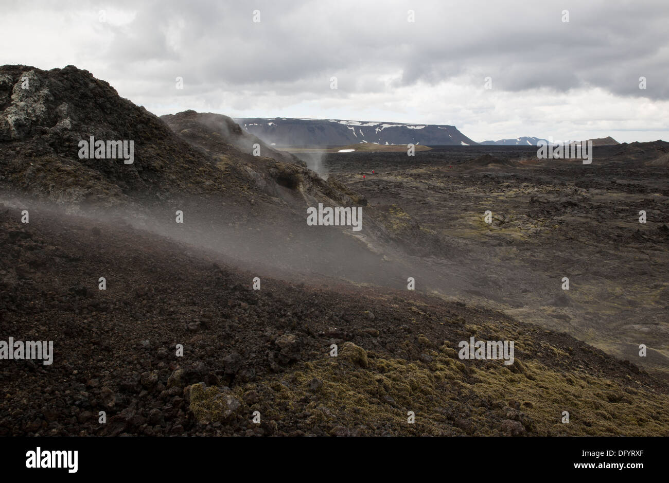 Der Leirhnjukur Bereich ist eine große Ebene, die mit Lava Eruption 1984 übergelaufen. Die Krafla ist ein Vulkan mit einer 25 km. Stockfoto
