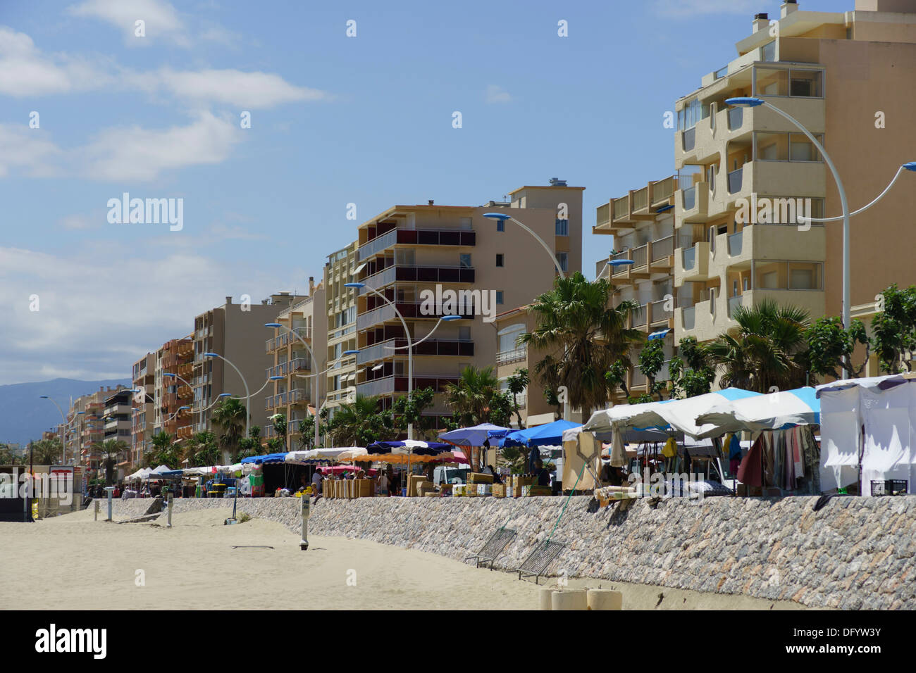 Frankreich, Roussillon - Canet En Roussillon, Badeort. Direkt am Meer mit Marktständen. Stockfoto