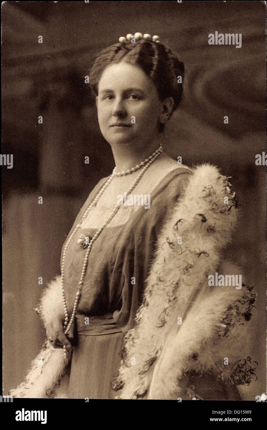 AK Königin Wilhelmina der Niederlande Mit Perlenkette; Stockfoto