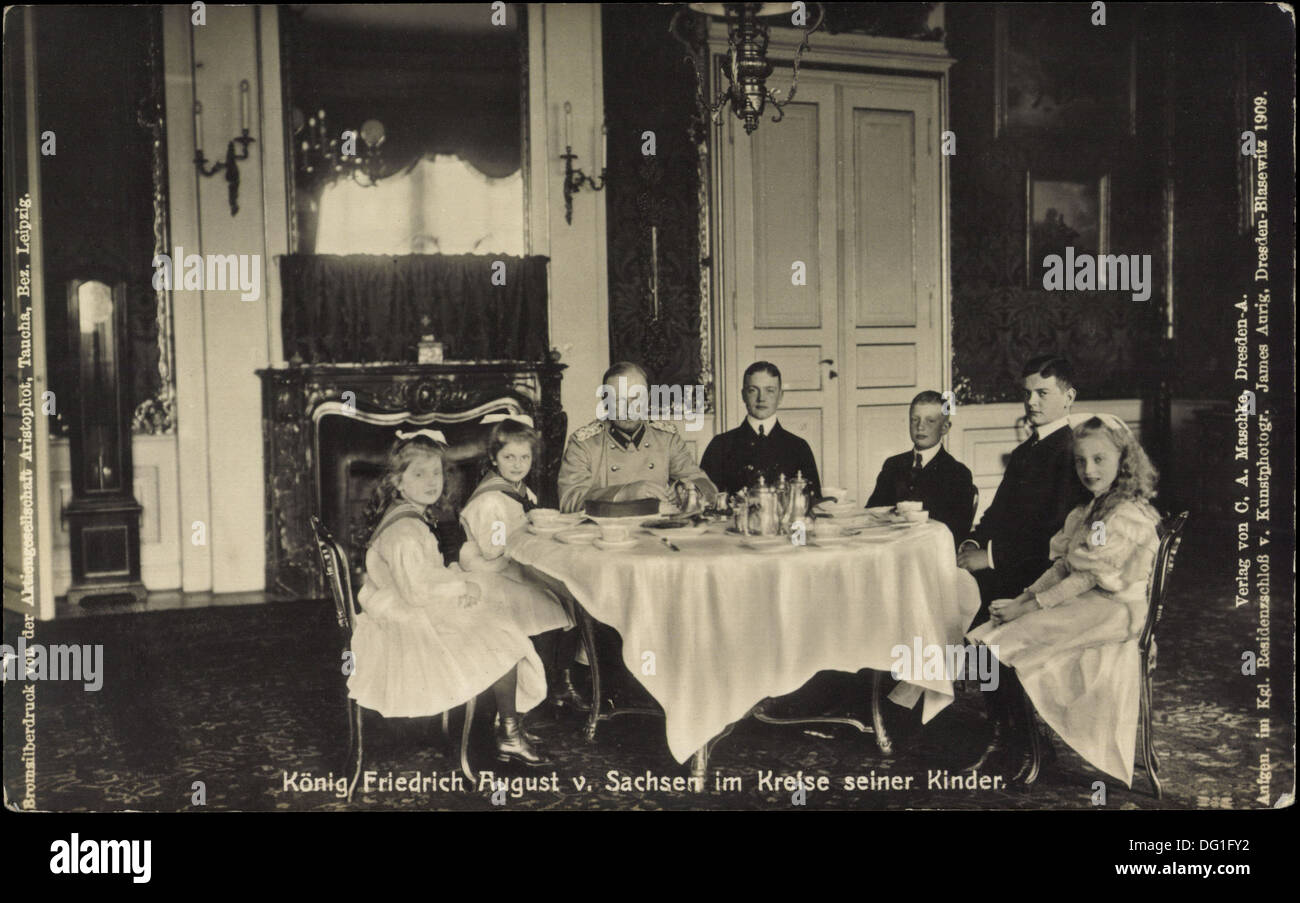 AK König Friedrich August III von Sachsen, Esszimmer, Tisch, Familie; Stockfoto