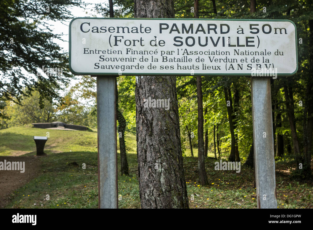 Zeichen für den ersten Weltkrieg ein Maschinengewehr Bunker geben Casemate Pamard von WW1 Fort de Souville, Lothringen, Schlacht von Verdun, Frankreich Stockfoto