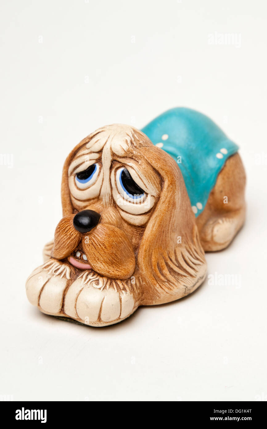 Pendelfin Keramik Hund Figur Hündchen Stockfoto